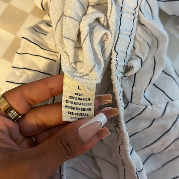 Jealous tomato crop top with bell sleeves - Picture 7 of 8